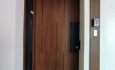 FOR SALE: BRAND NEW SPEAKER PEREZ TOWNHOUSE UNIT