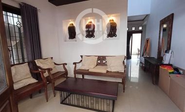 2 Storey House in Favorite Tourist Area Mertanadi Seminyak Near Batu Belig & Petitenget Beach
