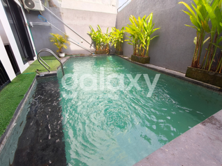 RUMAH SEMI VILLA VIEW SAWAH DI TANGKUBAN PERAHU DENPASAR, BALI