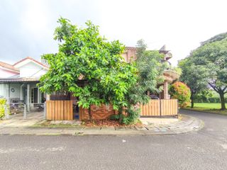 Rumah LB 250 Hadap Selatan 12 Menit ke Mall Teras Kota J-37042