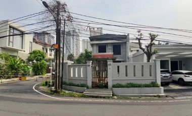 RUMAH PREMIUM DI WIJAYA KUSUMA, DAPUR SUSU, PONDOK LABU, JAKARTA SELATAN