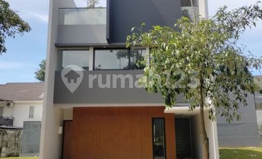 Rumah Brand New di The Green BSD City, Dekat Tol dan Stasiun