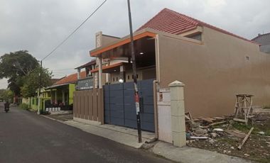 Dijual rumah di Banyuagung Kadipiro solo