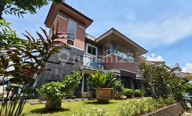 Rumah Hoek di Taman Giri Loka BSD City, bisa Parkir 7 Mobil