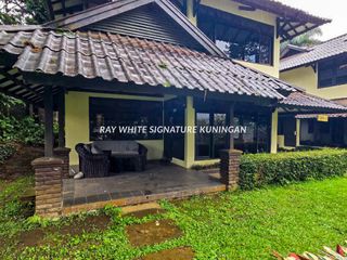 Resort Villa di Cisarua Puncak Dekat Kawasan Wisata Taman Safari dan Kebun Teh Puncak