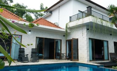 3 BR VILLA IN BENOA  NUSA DUA