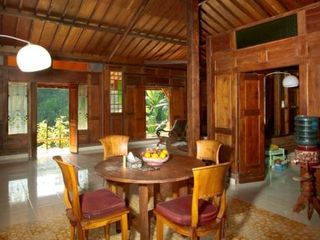 For sale or Leasehold 20 years villa at Batubulan Bali