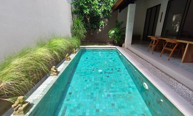 VILLA COZY DENGAN TAMAN LUAS DI SEMINYAK BADUNG