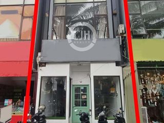 Lease! Shophouse In Busy Tourist Area, Surrounded by Hotels, Only 250 Meters from Jerman Beach, Suitable for Business
