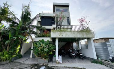 Dijual Villa Pemandangan Laut, Gunung & Matahari Terbenam di Kedungu