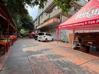 Dijual gedung di Kemang