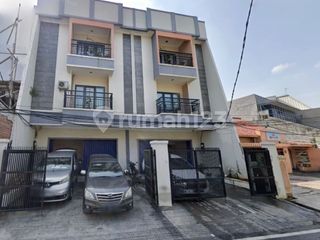 Ruko Gandeng Dekat Central Park Slipi Lebar 12 Dibawah Harga Pasar