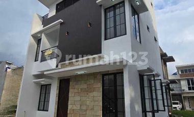 Rumah Brand New Hoek Accola Park, 15 menit dari Taman Tekno BSD City