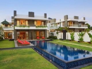 VILLA MEWAH TEPI PANTAI DIJUAL MURAH DI BALI