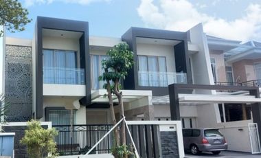 Rumah Pakuwon City Mewah Raya Boulevard Palm Beach