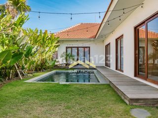 For Lease: Three Bedrooms Furnished Villa On Beachside Sanur