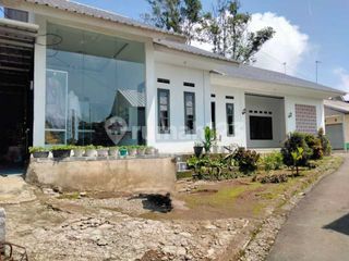 Rumah Modern Minimalis View Pegunungan