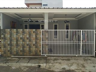DISEWAKAN RUMAH TINGGAL DI PERUMAHAN KOMPLEK PAMULANG ASRI 2