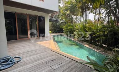 Rumah di Patra Kuningan Jakarta Selatan
