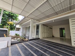 Rumah Cantik Dijual San Antonio Pakuwon City Surabaya Timur