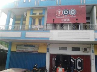 Ruko Poros Jalan Dekat Kantor Bupati, Pelabuhan Kota Waisai Raja Ampat