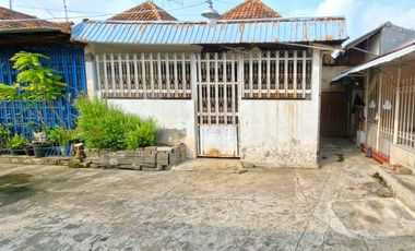 2117 Jual Rumah Sedikit Perbaikan di Surabaya Simolawang