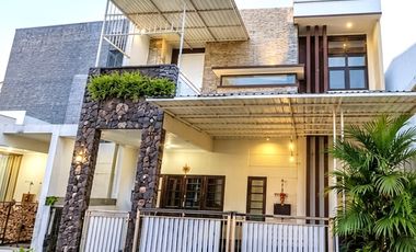 2124 Jual Rumah 2 Lantai SHM di Surabaya Timur Grand City Regency