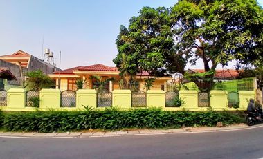DIJUAL RUMAH  LAMA CANTIK YG ASRI DI CIRENDEU