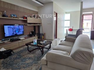 Rumah Minimalis 2 Lantai Di Setrawangi Bandung