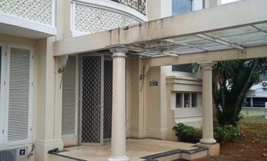 Rumah di Duren Sawit Jakarta Timur kolam renang mewah lokasi strategis bebas banjir