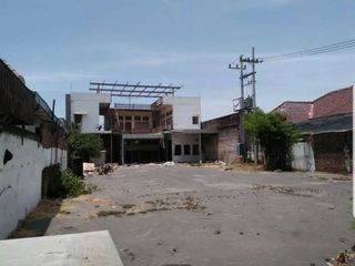 Tanah &amp; Bangunan Disewakan Jl. Mawar Surabaya KT