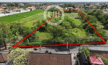 Land In Prime Tourist Area Batu Belig Seminyak, Surrounded by Hotel and Restaurant, Close To Batu Belig Beach, Cafe Del Mar Bali and Petitenget Area