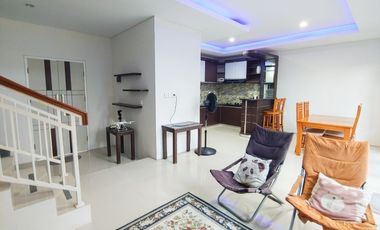 Villa 2 Lantai Furnished Harga Miring di Benoa, Badung