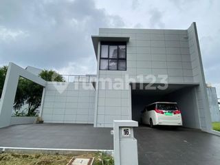 Rumah Modern Minimalist View Danau The Spring - Scarlet Gading Serpong