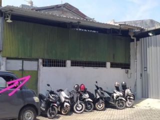 Gudang Tropodo Hadap utara Listrik 4400 watt, Siap Huni