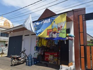 ruko ramai penduduk di kontrakan 6 bulan