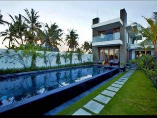 VILLA MEWAH TEPI PANTAI DIJUAL MURAH DI BALI