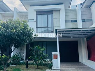 Jual Cepat!!! Rumah Furnish dan Eksklusif, Tinggal Bawa Koper Aja di Summarecon Bandung