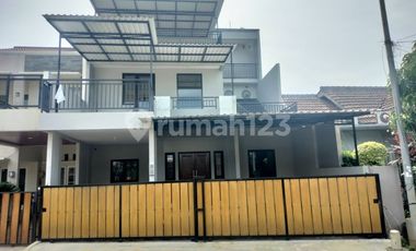 For Sale Rumah Baru Selesai Renovasi di Taman Chrysant - Bsd City