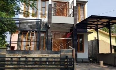 Rumah Mewah DUKUH BIMA Baru bangun 2 lantai di kota legenda
