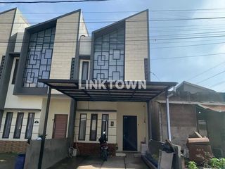Good Deal!!! Rumah 2 Lantai Semi Furnish dan Strategis di Buahbatu Bandung