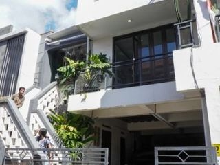 RUMAH MINIMALIS DI TENGAH KOTA DEKAT PINTU TOLL BENOA BALI