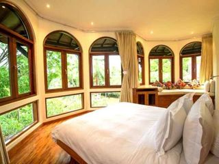 Villa Mewah. Harga Terjangkau. Fasilitas Lengkap.