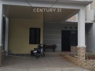 Rumah 2 Lantai Meadow Green Lippo Cikarang Sudah Renov Siap Huni