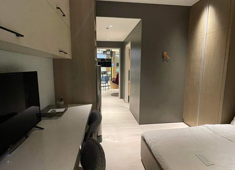 Studio Unit Pre Sale Condominium in Empire East Highland City, Pasig ...