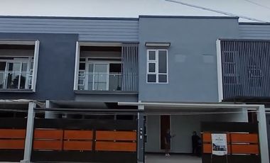 ☆2-STOREY TOWNHOUSE IN EAST FAIRVIEW☆