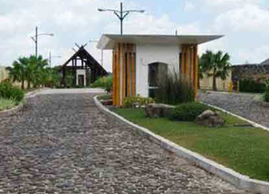 Santa Clara Norte, Pila, Laguna image 2