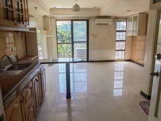 Semi-fitted Studio with Parking in Golden Heights Residences Pasig