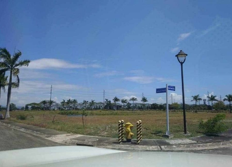 South Lake Village, Malitlit, Santa Rosa, Laguna