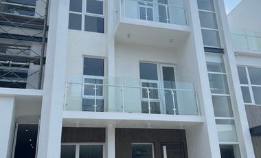 4 Bedroom Townhouse - Rush Sale at M Residences, New Manila, Quezon City